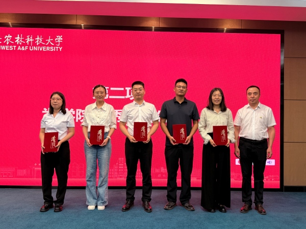 第二项合照2(1).jpg